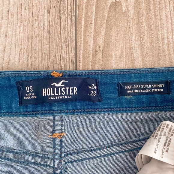 Hollister Skinny Jeans - Picture 3 of 3